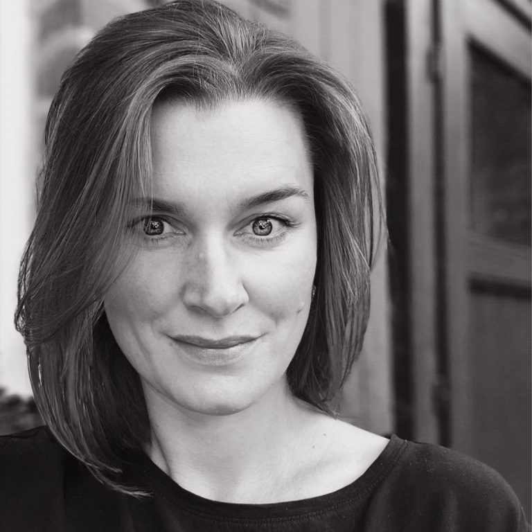 Bild der Fotografin. Portrait der Fotografin und Expertin für visuelle Kommunikation Kathrin Stein aus Wegberg